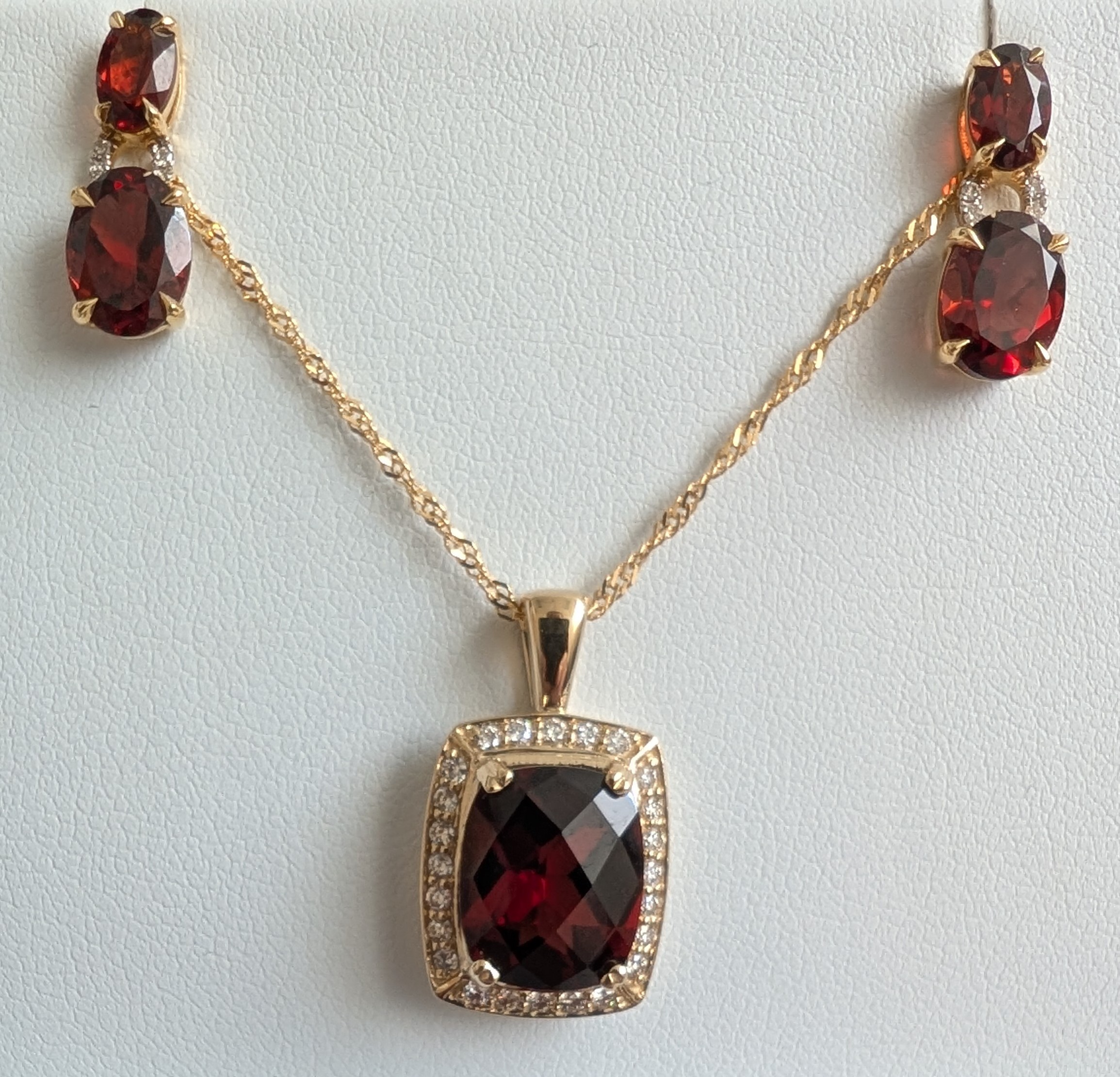 Garnet & diamond pendant and earrings Stones Jewellery